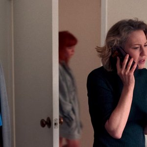 His Three Daughters: Carrie Coon in una scena