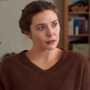 His Three Daughters: Elizabeth Olsen in una scena