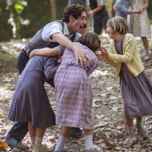 Il maestro che promise il mare: una scena gioiosa del film
