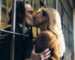 Joker: Folie à Deux, Joker e Harley Quinn si scambiano un bacio appassionato nella nuova clip del film