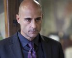 The Penguin: primo sguardo al Carmine Falcone di Mark Strong