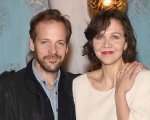Maggie Gyllenhaal, Peter Sarsgaard ama lavorare con sua moglie: 'È meravigliosa nel dirigere gli attori'