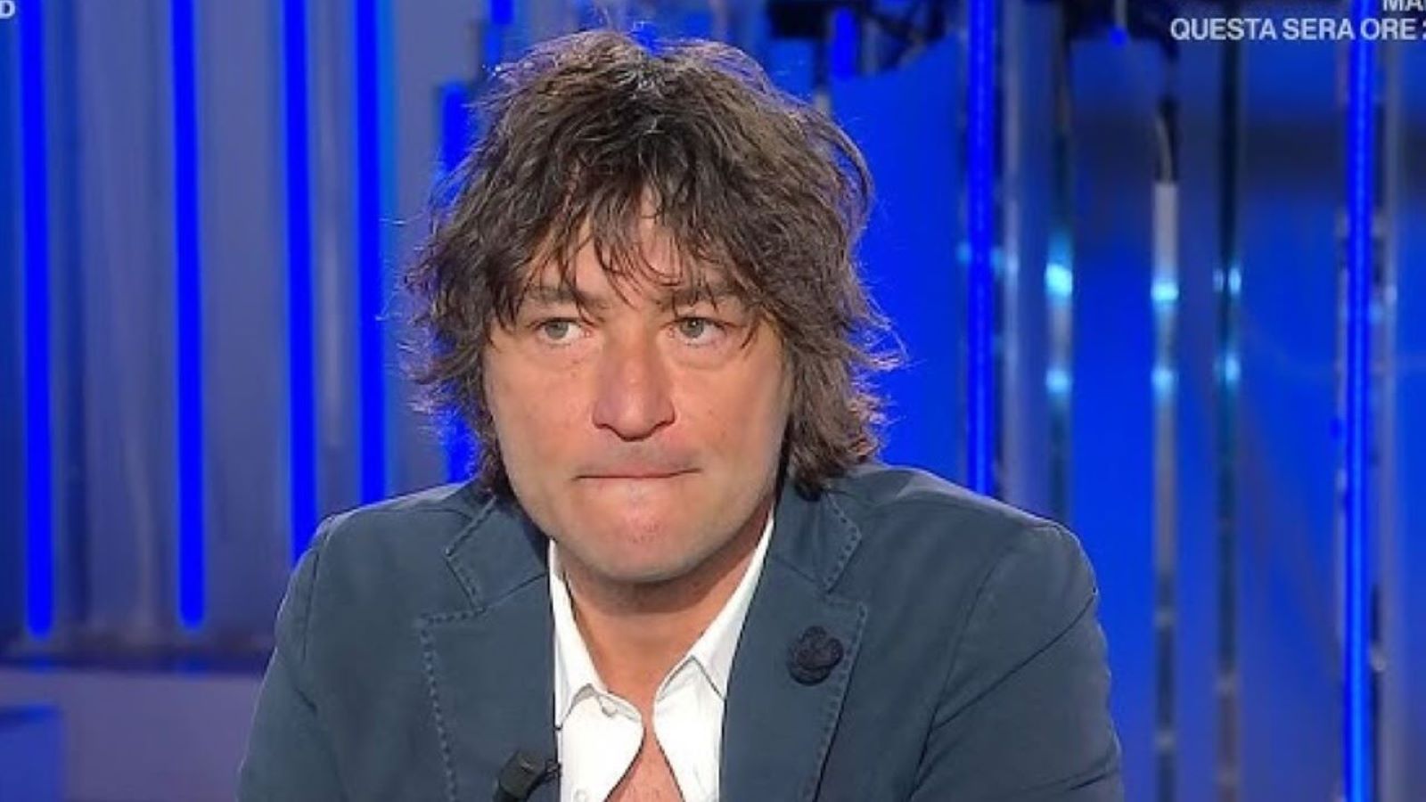 Simone Annicchiarico durante un'intervista al TG 1