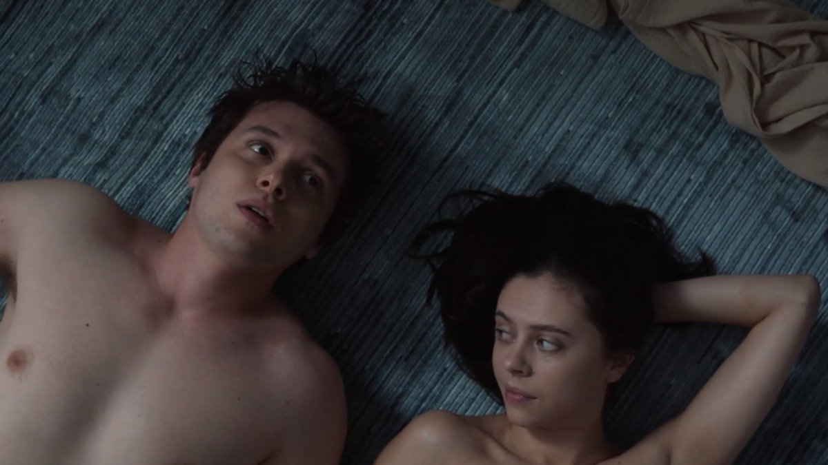 Bel Powley e Nick Robinson scoprono le emozioni nelle prime scene di Turn Me On