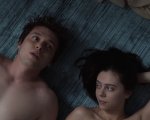Bel Powley e Nick Robinson scoprono le emozioni nelle prime scene di Turn Me On