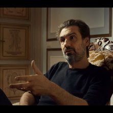 Volonté - L’uomo dai mille volti: Fabrizio Gifuni in una sequenza