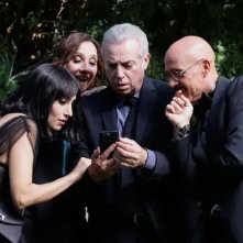 Ari-Cassamortari: Silvia D'Amico, Lucia Ocone, Massimo Ghini e Gian Marco Tognazzi fanno una videochiamata