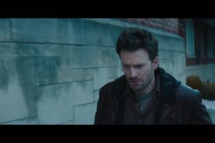 Uno Rosso - Nuovo trailer italiano dell'action con Dwayne Johnson e Chris Evans