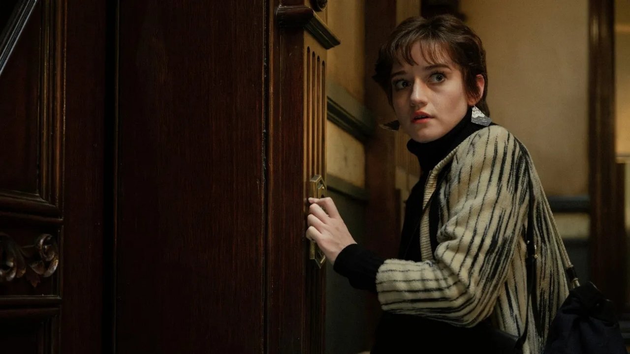 Julia Garner protagonista di Apartment 7A