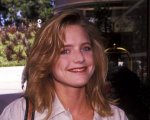 Melrose Place, Courtney Thorne-Smith si è rifiutata di indossare biancheria sexy a 17 anni: 'Era una trappola'