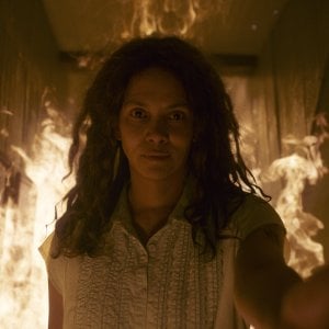 Never Let Go - A un passo dal male: Halle Berry nella casa in fiamme