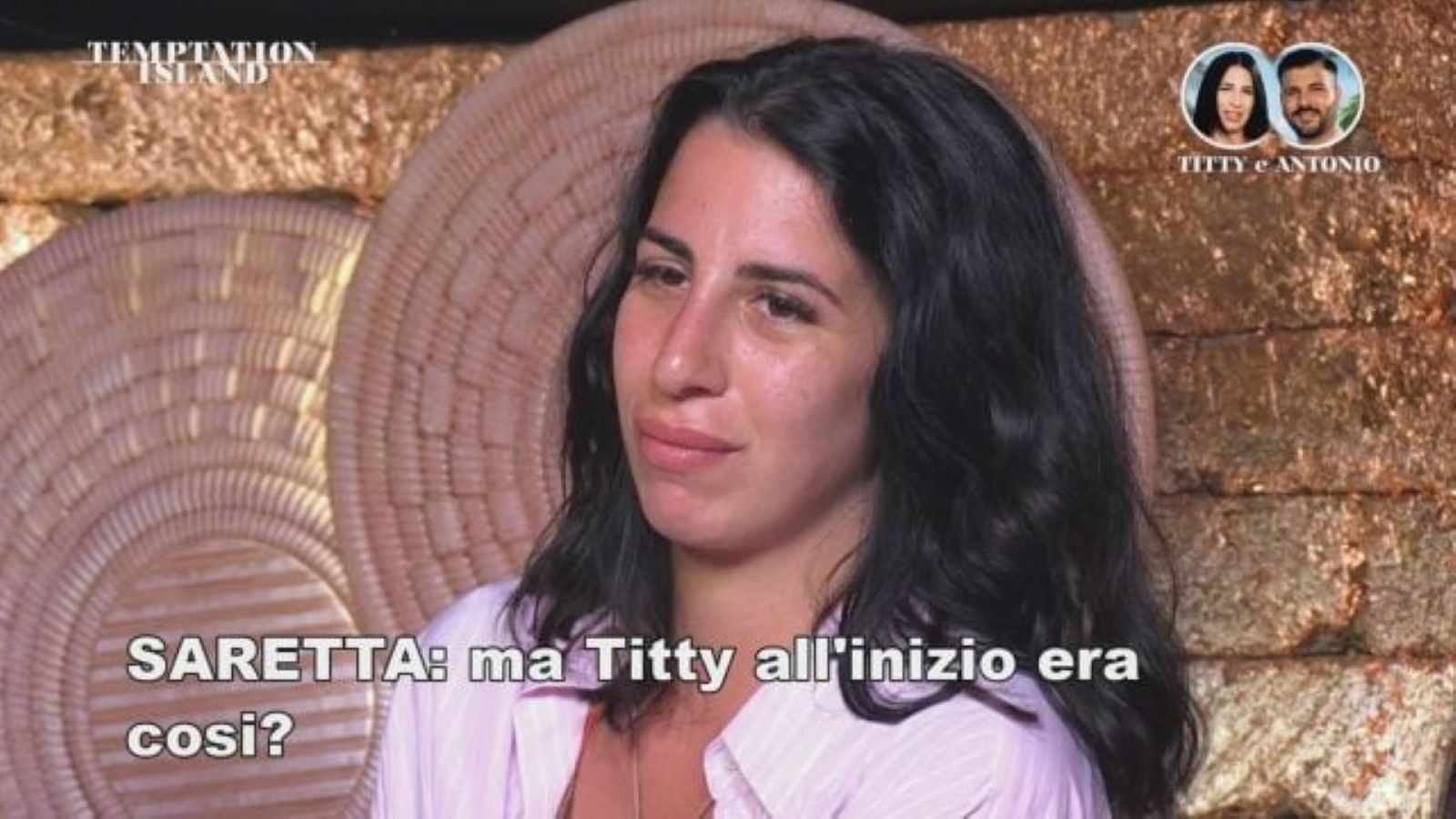 Titty nel pinnettu di Temptation Island