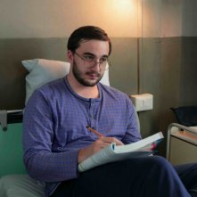 Tutto chiede salvezza. Marco Todisco in una scena della seconda stagione.