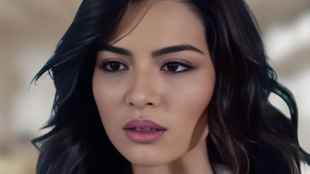 Asu Alacahan interpretata da Melissa Aslı Pamuk