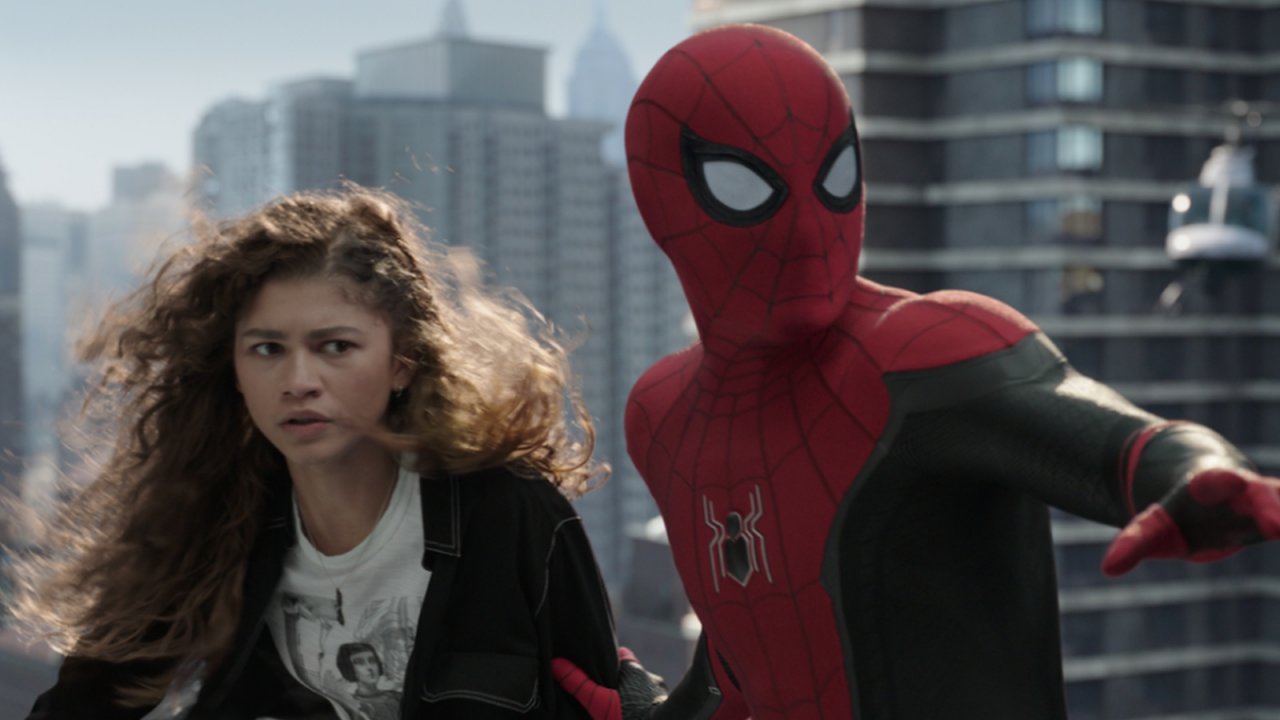 Una spaventata Zendaya insieme a Spider-Man