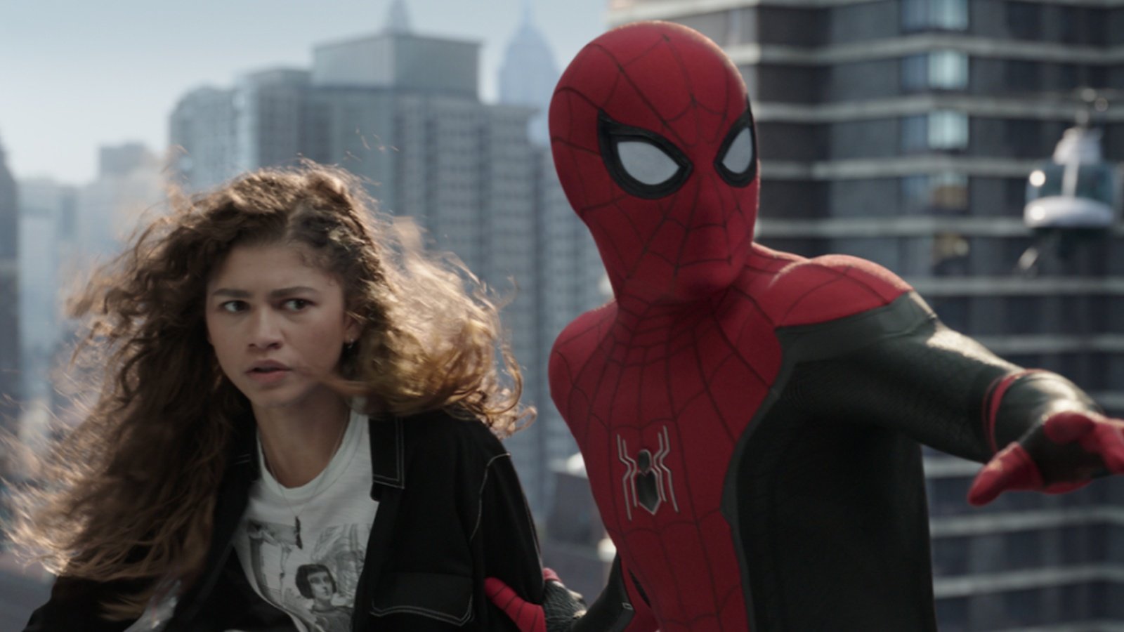 Una spaventata Zendaya insieme a Spider-Man