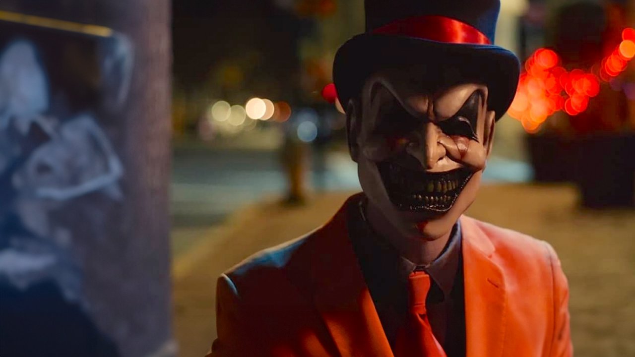 The Jester con la sua maschera