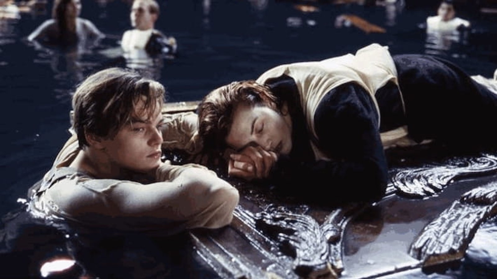 Leonardo DiCaprio e Kate Winslet in Titanic