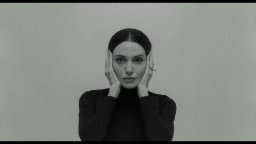 Maria - Teaser italiano del film di Pablo Larraín su Maria Callas con Angelina Jolie