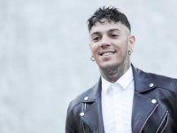 Emis Killa perquisito per l'inchiesta sugli ultrà di Inter e Milan: cosa è stato trovato nella sua casa