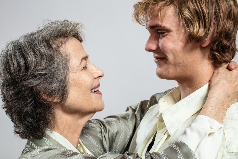 Juniper Un Bicchiere Di Gin Recensione Film Charlotte Rampling Storia Vera Wslr2Fk