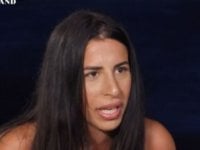 Anna scopre il tradimento di Alfred in diretta, mentre Titty getta l'anello nel falò di Temptation Island