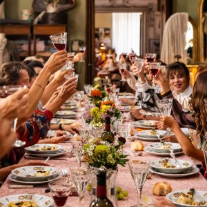 Diamanti: i protagonisti riuniti a tavola