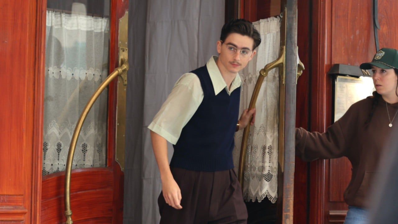 Timothée Chalamet sul set di Marty Supreme