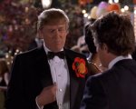 Two Weeks Notice: Hugh Grant si è completamente scordato la partecipazione di Donald Trump