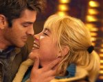 Florence Pugh e Andrew Garfield si sono lasciati trasportare durante una scena di sesso in We Live di Time