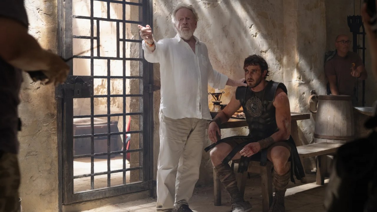Paul Mescal con Ridley Scott sul set di Il gladiatore 2