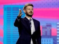 Sanremo 2025, Alessandro Cattelan è il braccio destro di Carlo Conti: tutto quello che farà