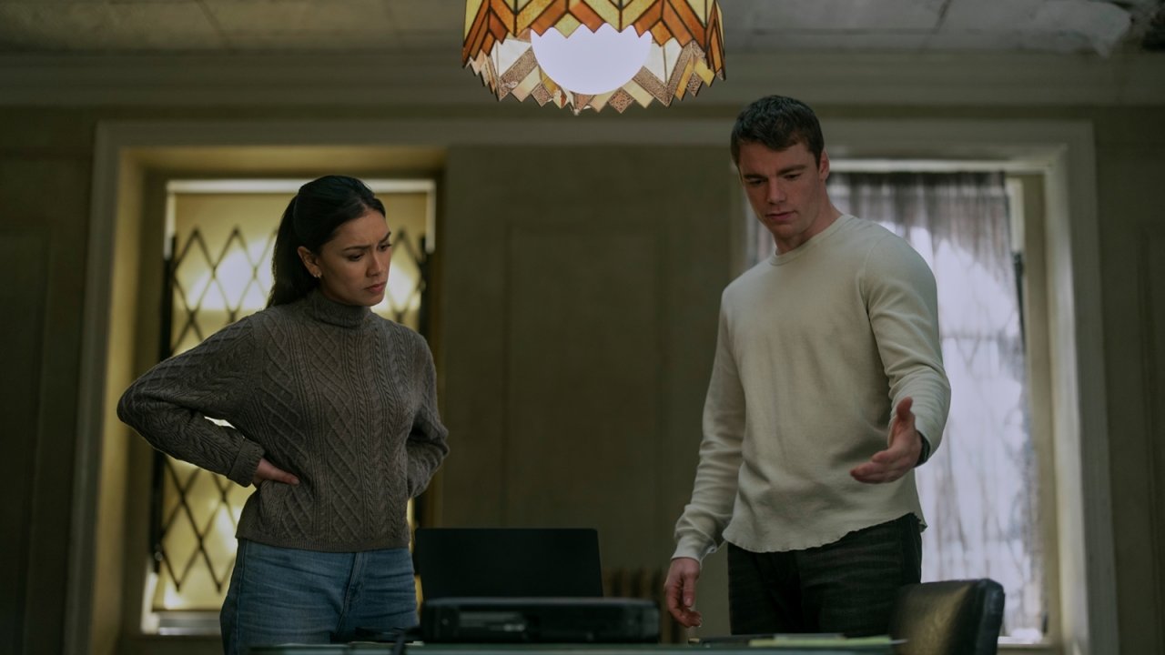 Una foto della stagione 2 di The Night Agent