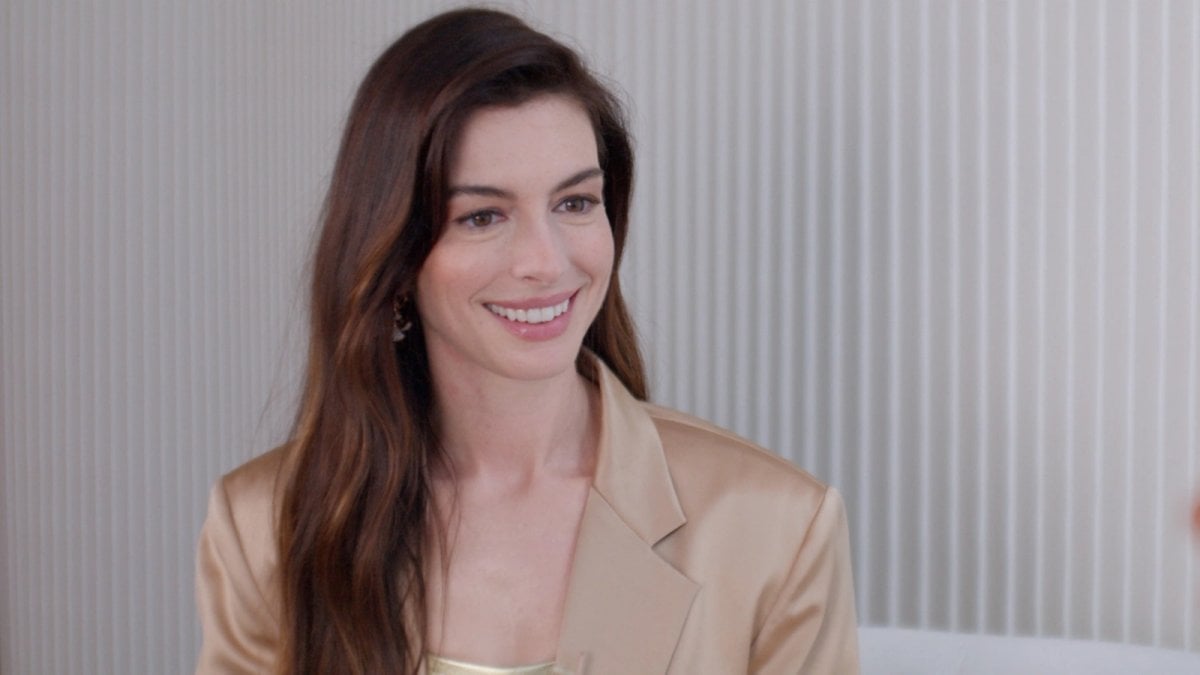 Anne Hathaway chiede scusa a una giornalista per un