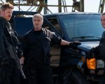 Sylvester Stallone guida una rocambolesca rapina a un blindato nel trailer di Armor