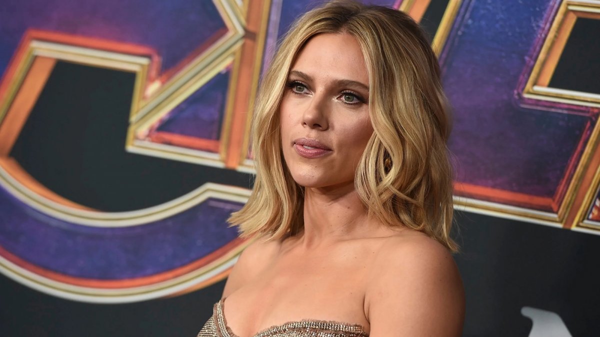 Scarlett Johansson, Johnny Depp e Sydney Sweeney nella Top 10 delle star più usate per truffare le persone