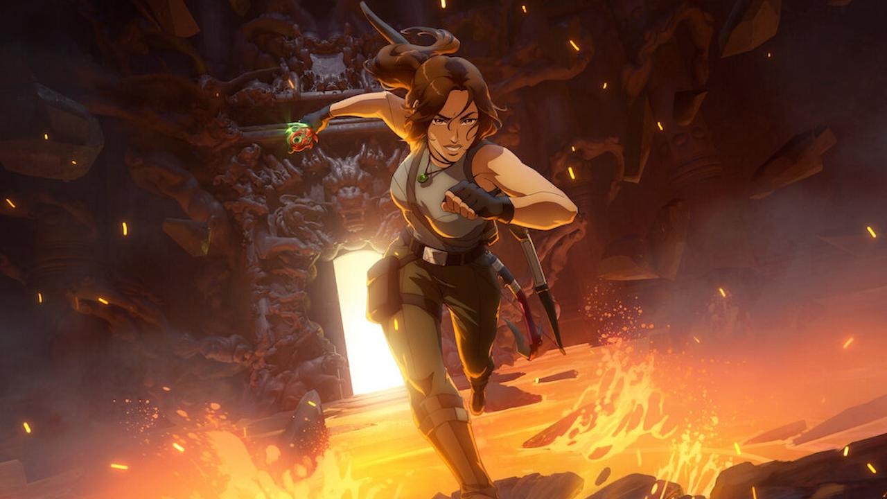 Lara Croft in azione nella serie Netflix