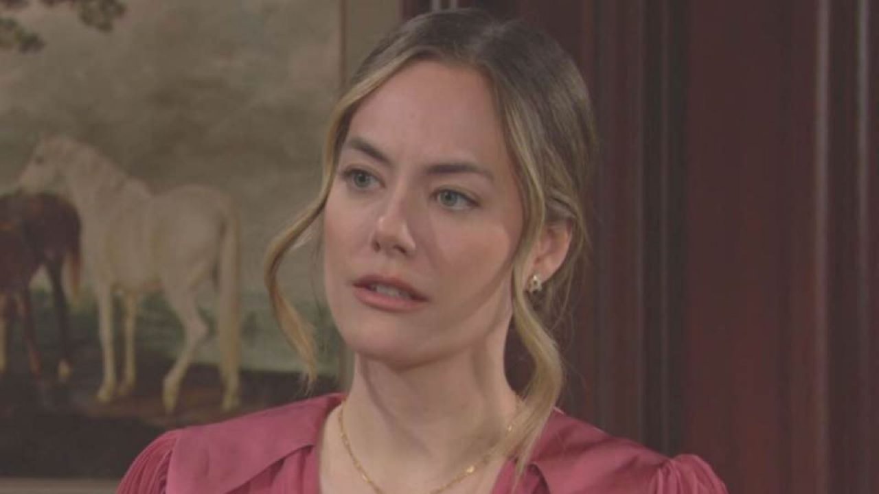 Annika Noelle nei panni di Hope Logan