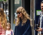 Taylor Swift, Blake Lively e Ryan Reynolds donano milioni di dollari a chi è in crisi per l'Uragano Milton