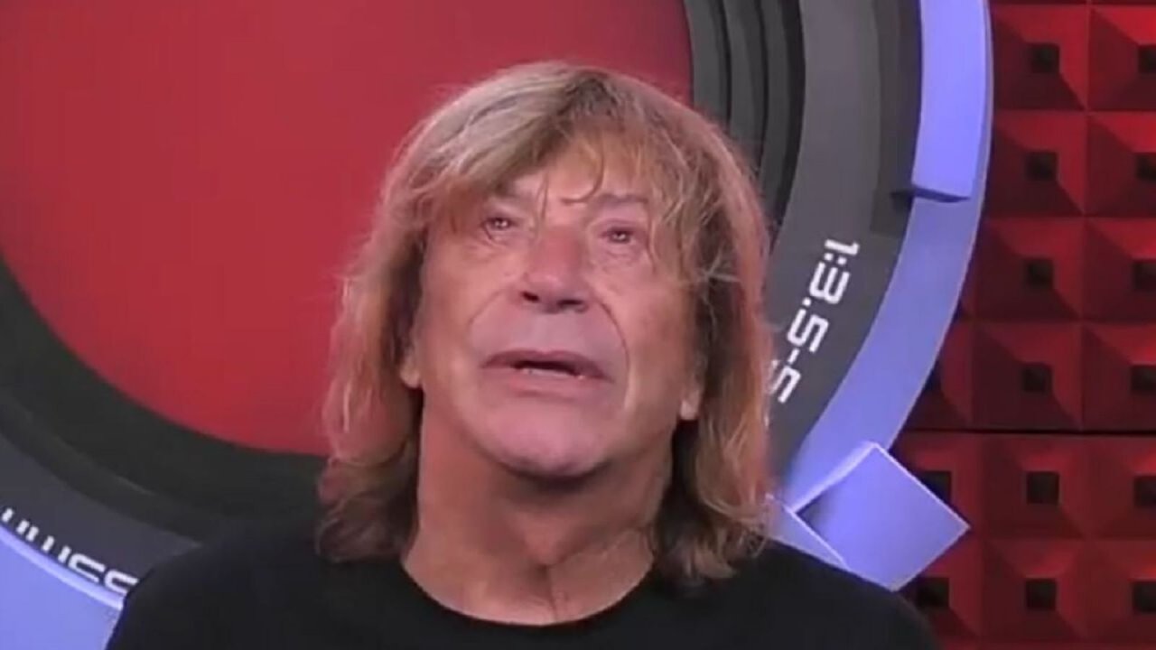 Enzo Paolo Turchi nel Confessionale del Grande Fratello