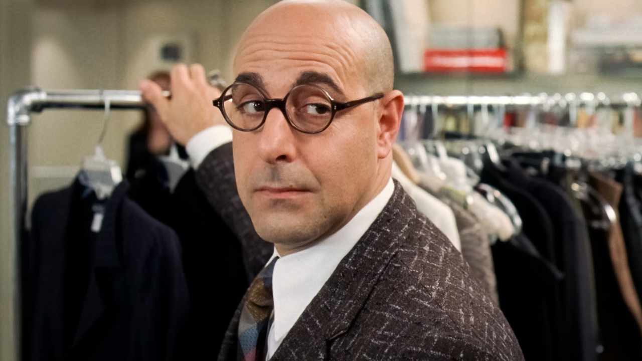 Primo piano di Stanley Tucci in Il diavolo veste Prada