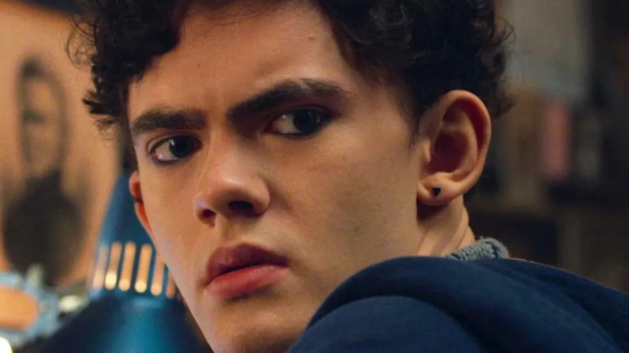 Joe Locke nella serie Agatha All Along