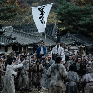 Guerra e rivolta: una sequenza del film