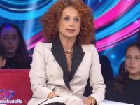 Grande Fratello, Beatrice Luzzi contro Alfonso Signorini: 'ma la smettiamo?'