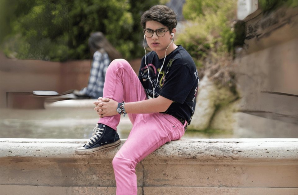 Il Ragazzo Dai Pantaloni Rosa Frame