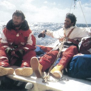 No More Trouble – Cosa rimane di una tempesta: Andrea Romanelli e Giovanni Soldini in una foto