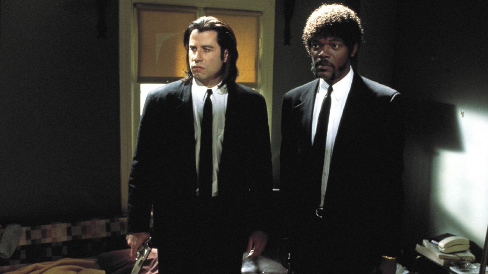 John Travolta e Samuel L. Jackson in una scena di Pulp Fiction.