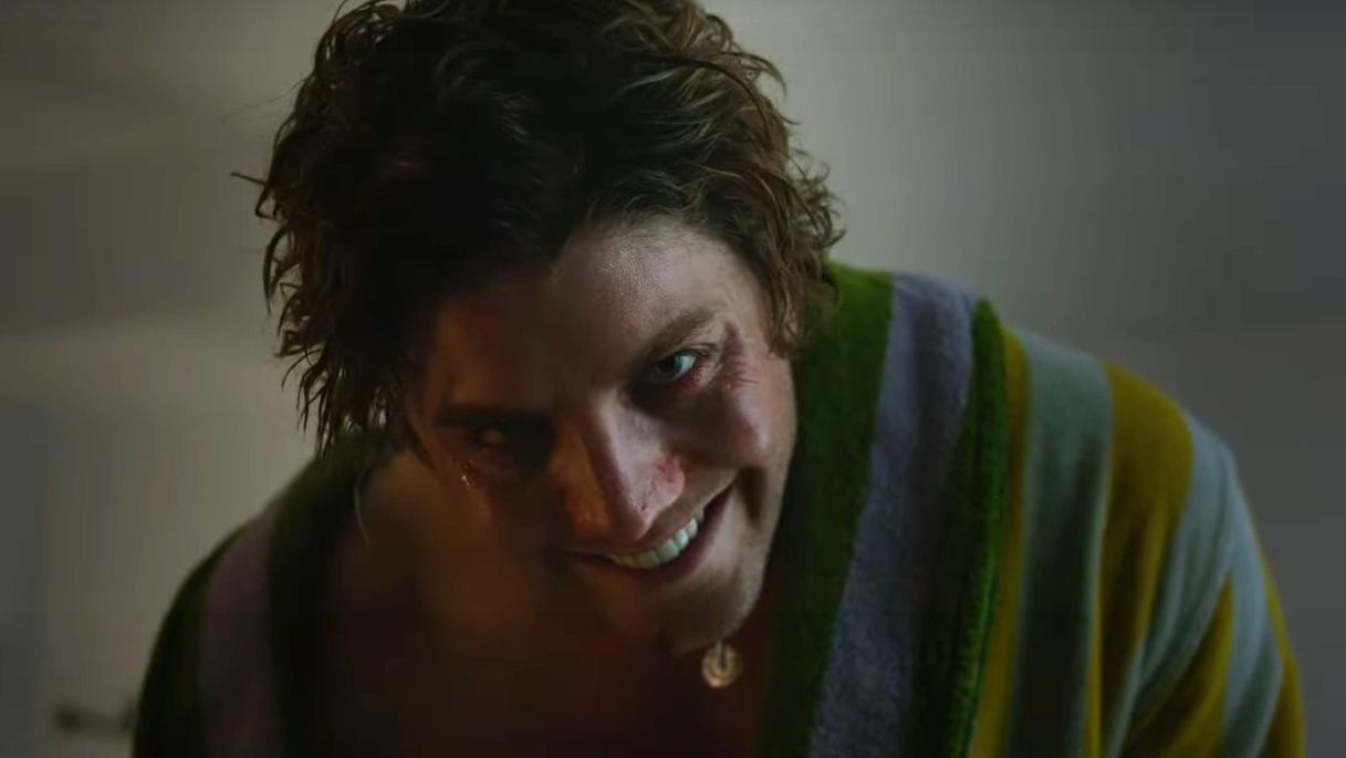 Lukas Gage in una scena