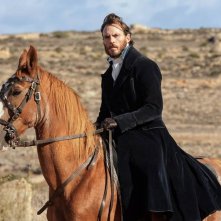 Il Conte di Montecristo: Sam Claflin a cavallo