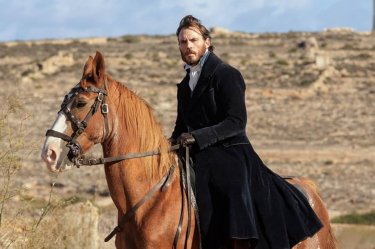 Il Conte Di Montecristo Sam Claflin A Cavallo